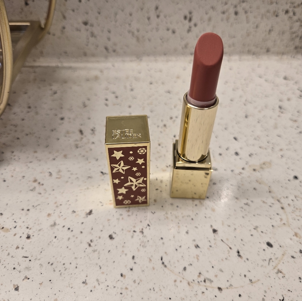 Estee Lauder Lipstick